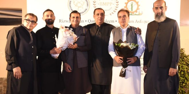 بلند ٹیکس شرحیں سرمایہ کاری میں رکاوٹ ہیں: ثاقب فیاٖض