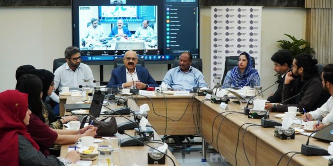 مسابقتی بجلی منڈی کے مکمل نفاذ سے پہلے ڈسکوز میں اصلاحات ضروری، ماہرین